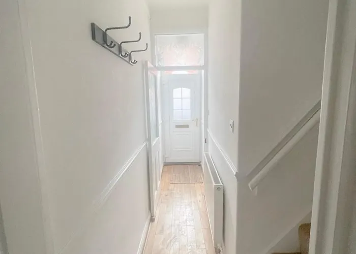 3 Bed Sofa Sleeps 6 *