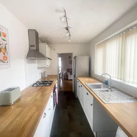 3 Bed Sofa Sleeps 6 Nyaraló