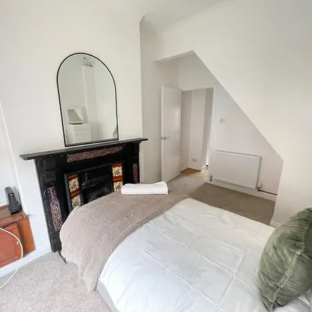 3 Bed Sofa Sleeps 6 Middlesbrough